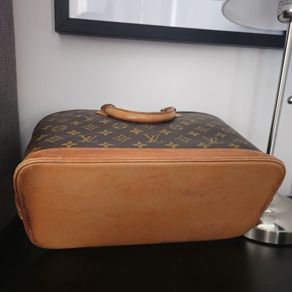 SOLD // Authentic Louis Vuitton Alma pm monogram - Picture 5 of 14
